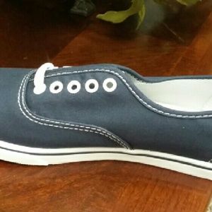 Vans shoes NWT