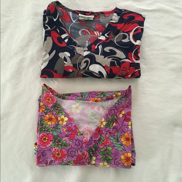 Bundle of 2 scrub tops