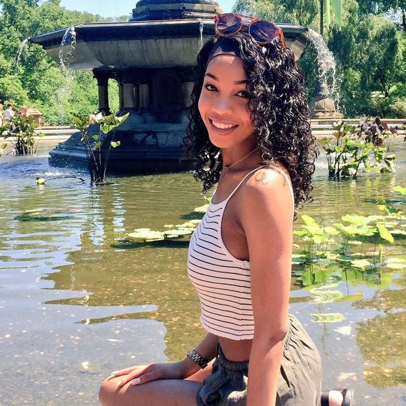 Meet your Posher, Lawren