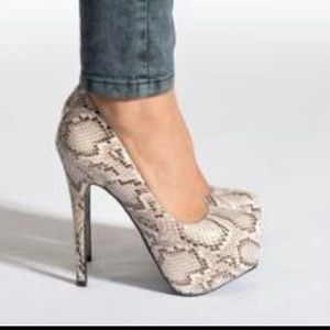 Steve Madden snake skin heels