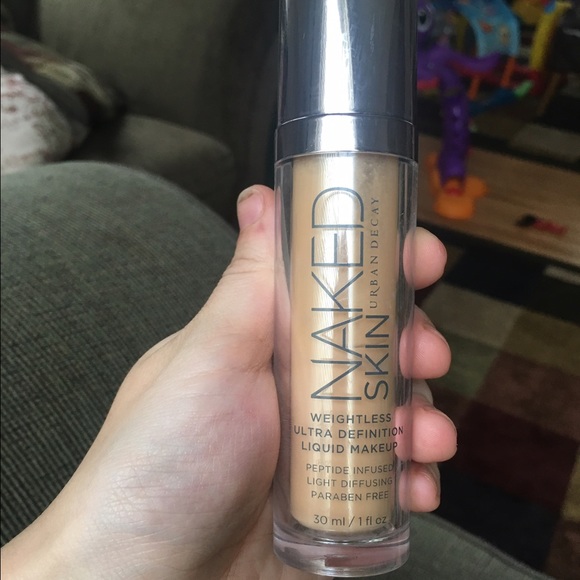 Urban decay naked skin in shade 4.0