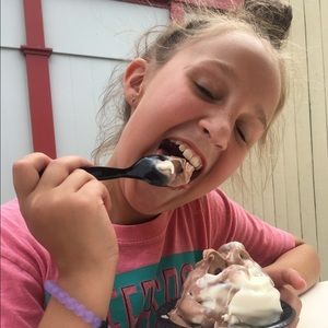 Meet your Posher, Ella