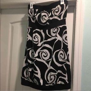 Black and white strapless dress