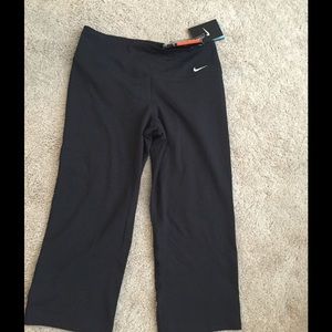 👟👟Nike Slim Fit Workout Capri🏋🏋