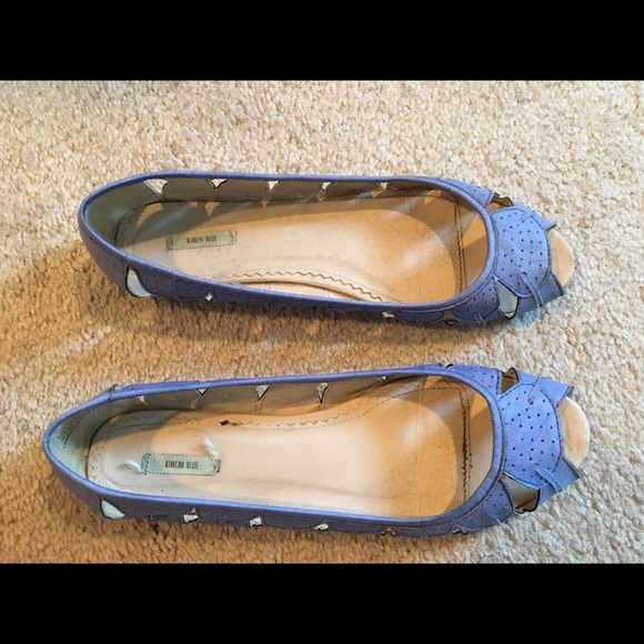 Urban Outfitters blue cutout flats - Picture 1 of 3