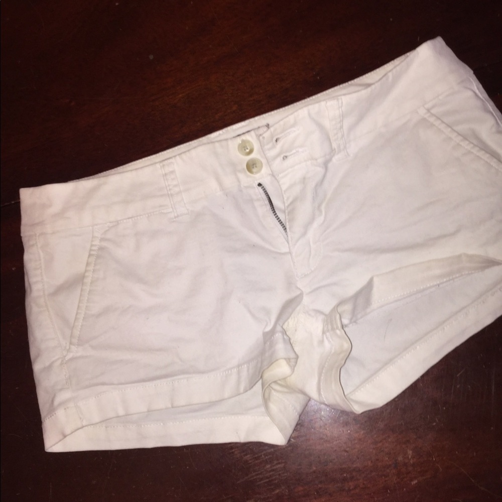 American eagle white shorts