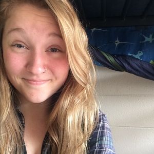 Meet your Posher, Alyssa