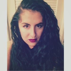 Meet your Posher, Estefania