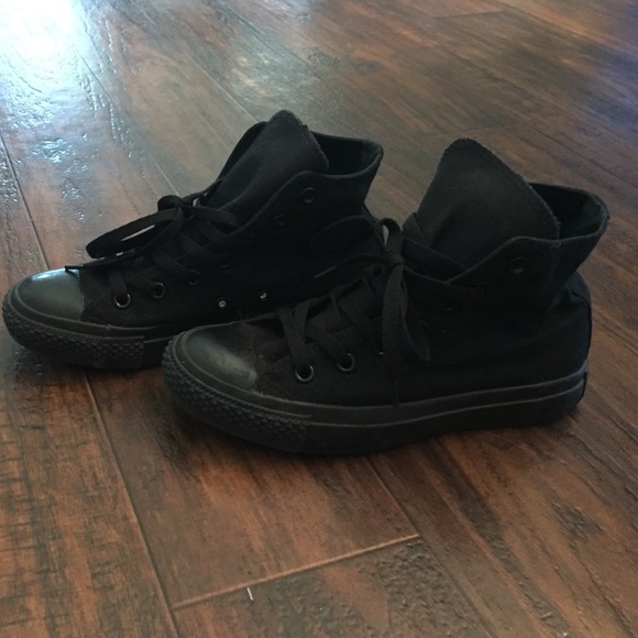 Black converse