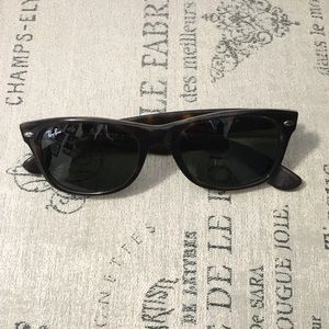 Ray Ban Unisex Classic Wayfarer Sunglasses