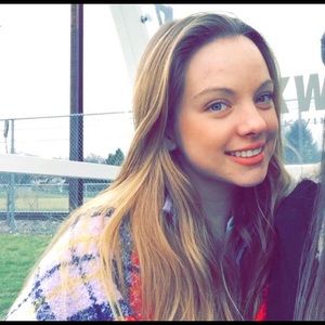 Meet your Posher, Angela