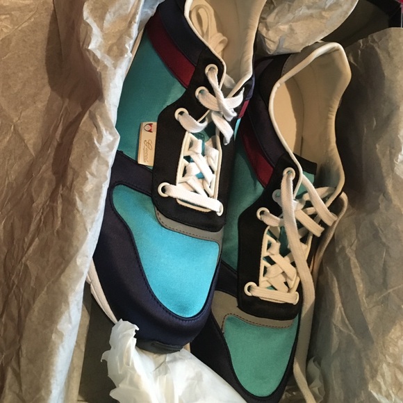 Vintage Mens Gucci sneakers size 9.5-10