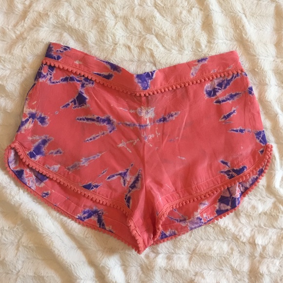 Calla Pom Shorts