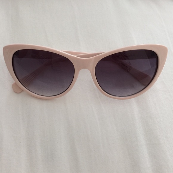 Sunglasses - Picture 3 of 3