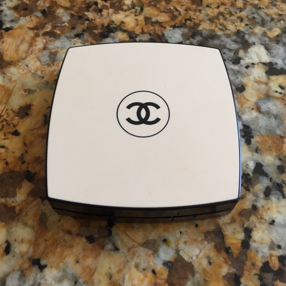 Chanel Other - Chanel les beiges healthy glow sheer color n 50