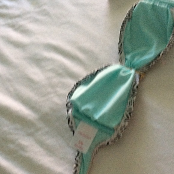 Brand new bathing suit - Picture 2 of 3