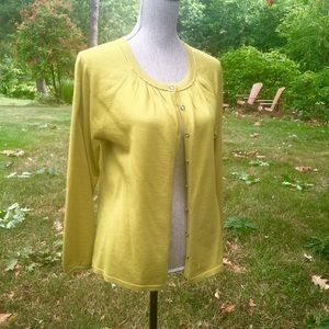 Boden 100% wool sweater in chartreuse