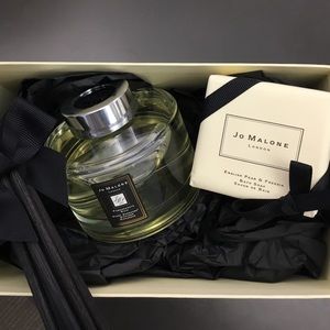 Jo Malone Pomegrante NoirDiffuser & Pear Soap Set