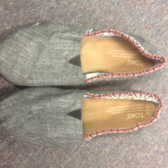 Toms 71/2 w shoes