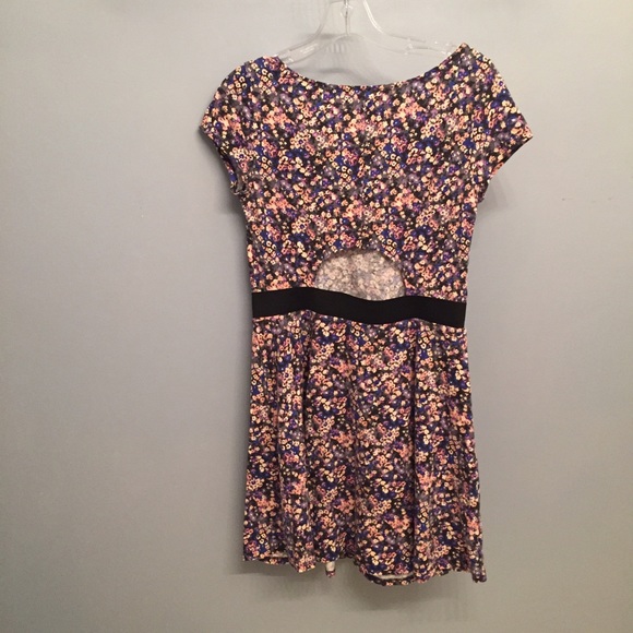 Fit and flare skater dress - Picture 2 of 2