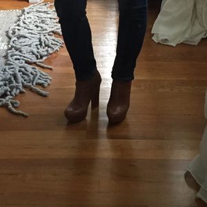 Steve Madden 6.5 brown boots
