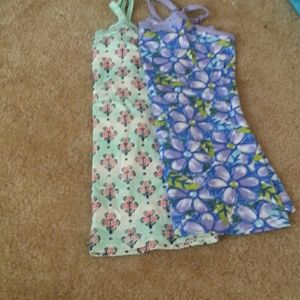 2 girl tanks