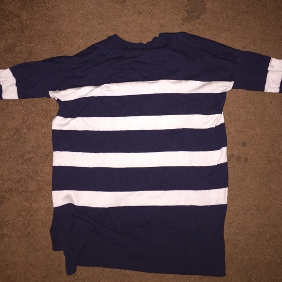 Sweatshirt - Picture 2 of 3