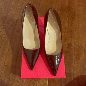 Black patent leather pumps