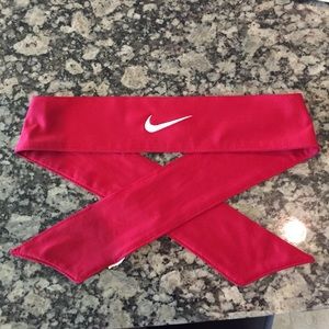 Red dri fit Nike headband tie ✔️