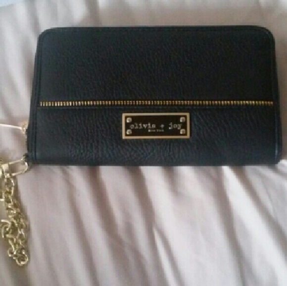 📌SOLD📌Brand New Black & Gold Wristlet Wallet