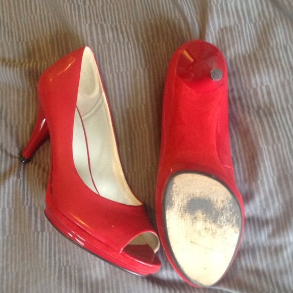 Red peep toe heels - Picture 3 of 3