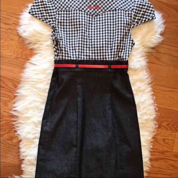 Brand New GUESS belted dress - Picture 3 of 3