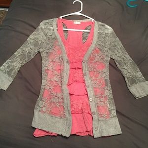 Beautiful lace and ruffle top💝