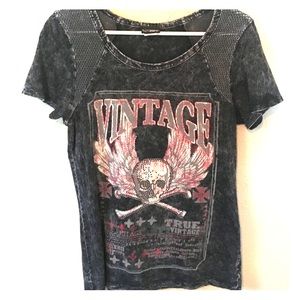 Vintage Day Trip T-Shirt/ only worn twice