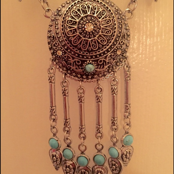 Beautiful Boho Necklace - Picture 3 of 4