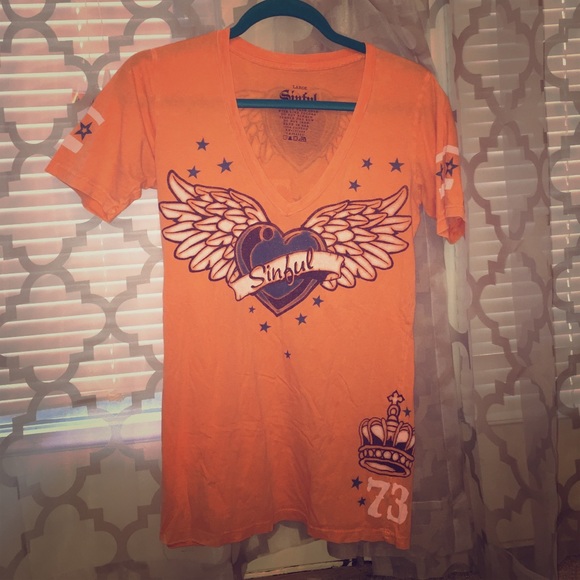 Orange Sinful T-shirt. Large. 💛
