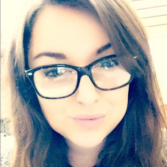 Meet the Posher Other - Meet your Posher, Monica
