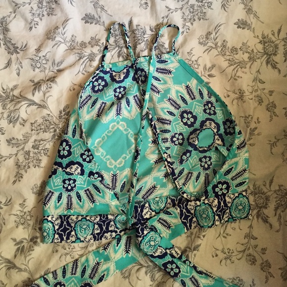 Crop top - Picture 2 of 2