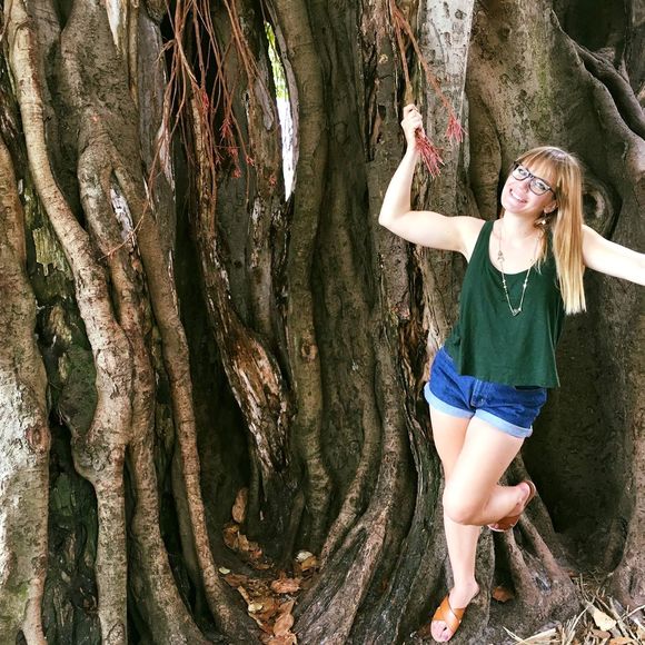 Meet your Posher, Sarah - Picture 1 of 1