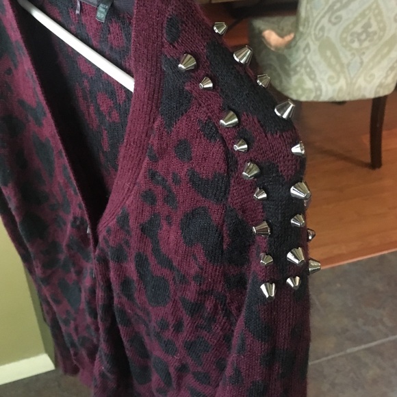 Cardigan - Picture 2 of 4