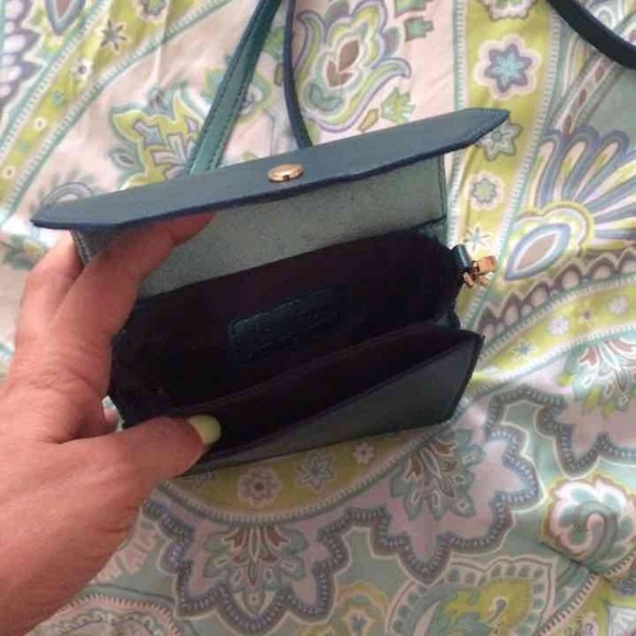 Sold❗️Cross body - Picture 2 of 4