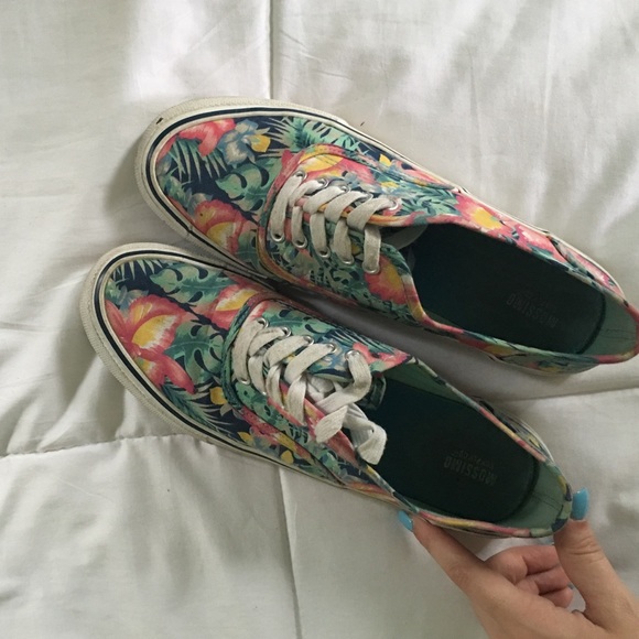 floral skater shoes - Picture 1 of 3