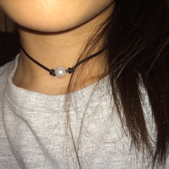 Single Pearl Leather Choker Necklace Seaside