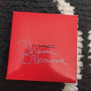 MAC SHARON OSBOURNE MINERALIZE SKINFINISH