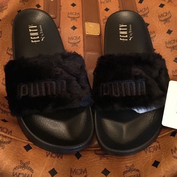 Puma Shoes - 👌🏽FENTY BY RIHANNA BLK SLIDES👌🏽