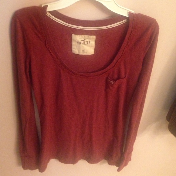 Maroon scoop neck long sleeve