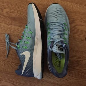 NIKE AIR ZOOM PEGASUS 33