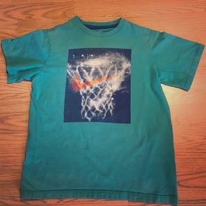A green t shirt with nothing wrong