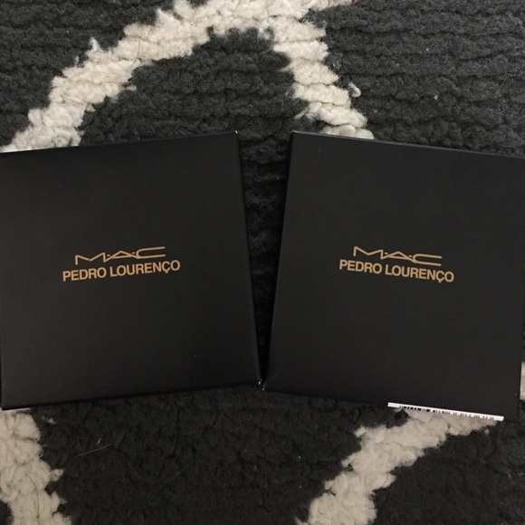 MAC PEDRO LOURENCO EYESHADOW & POWDER BLUSH