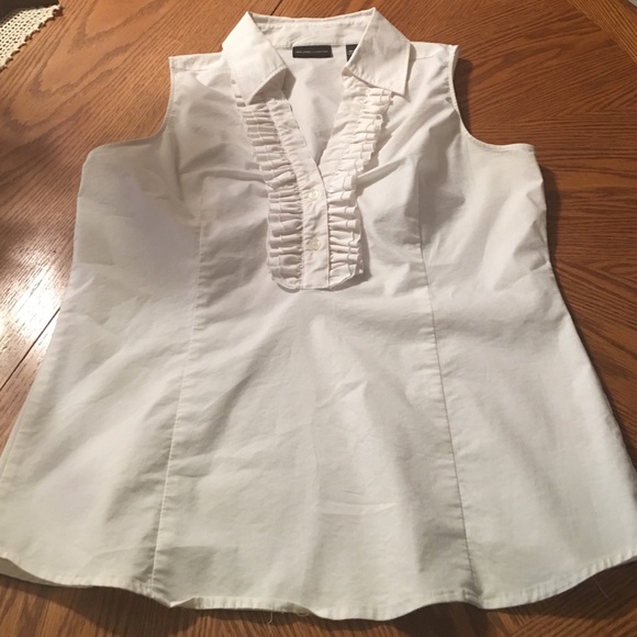 New York & Co White ruffle shirt